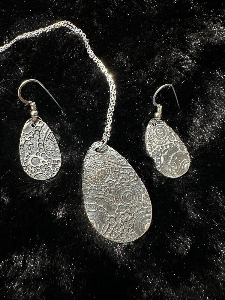 Silver Necklace & Earring Set - Circle Pattern